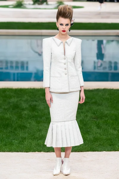 Look 9
